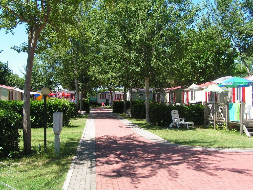 Camping Villaggio Italgest SantʼArcangelo Exteriér fotografie