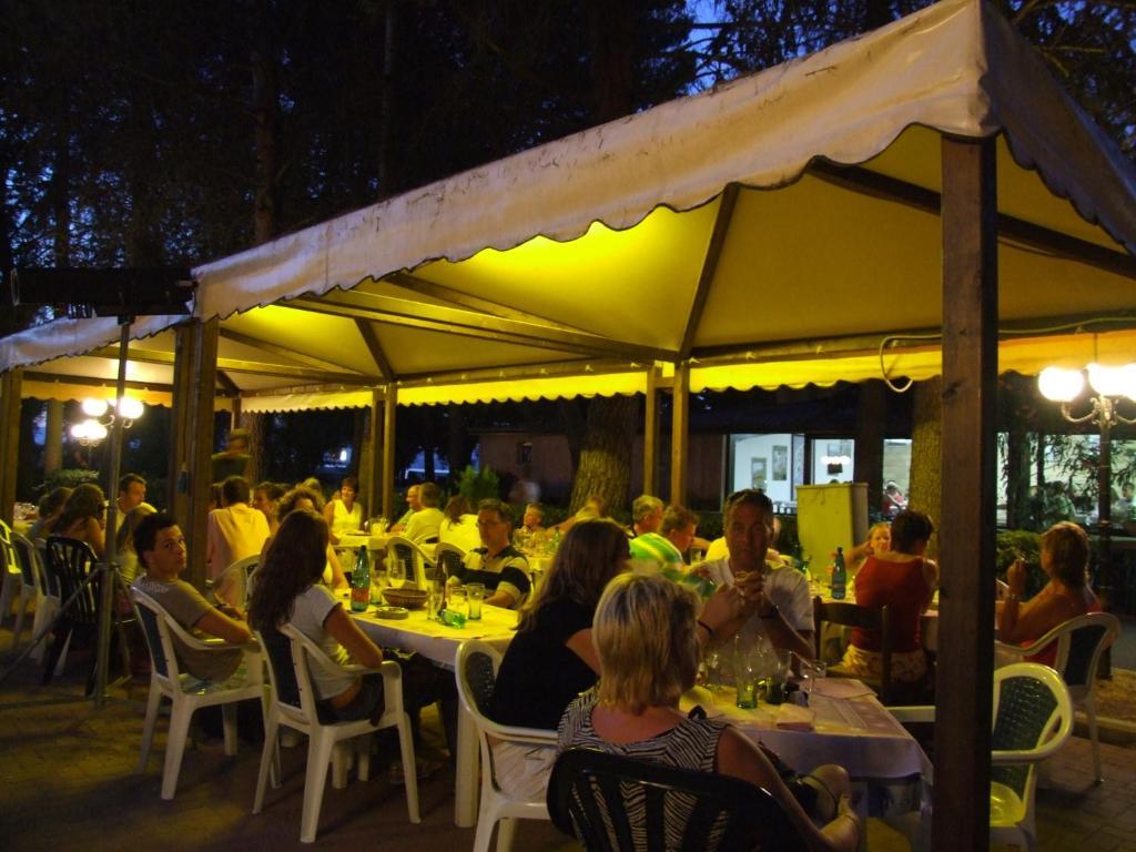 Camping Villaggio Italgest SantʼArcangelo Exteriér fotografie